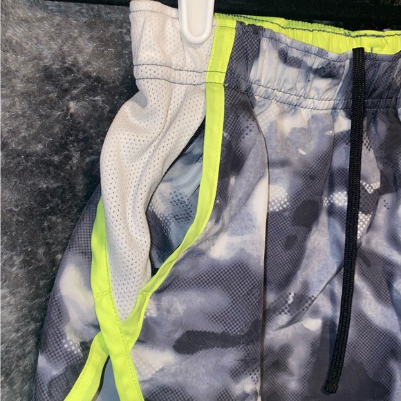 Running shorts with outside pocket $5 bundle deal - Picture 3 of 3